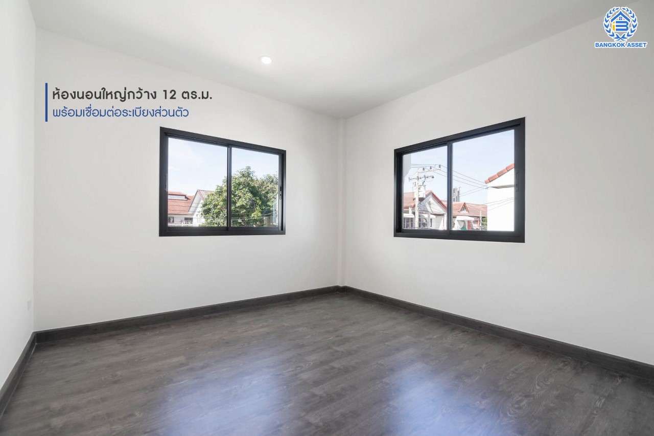 บ้านมือสองตกแต่งใหม่ หน้าโครงการติดรถไฟฟ้า "สถานีไทรม้า"!! หลังมุม ม.ซื่อตรง พระนั่งเกล้า-ท่าอิฐ ทาวน์เฮ้าส์ หลังใหญ่ระดับบ้านแฝด เนื้อที่ 34 ตร.ว. ฟังก์ชัน 3 ห้องนอน 2 ห้องน้ำ 1 ที่จอดรถ ทำเลใกล้ เซ็นทรัลรัตนาธิเบศร์ และทางด่วน "งามวงศ์วาน"